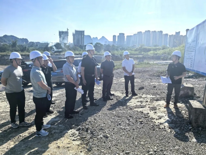 廣咨集團黨委書記、董事長劉展翔與外部董事一行到桂林漓江生態(tài)修復全咨項目調研